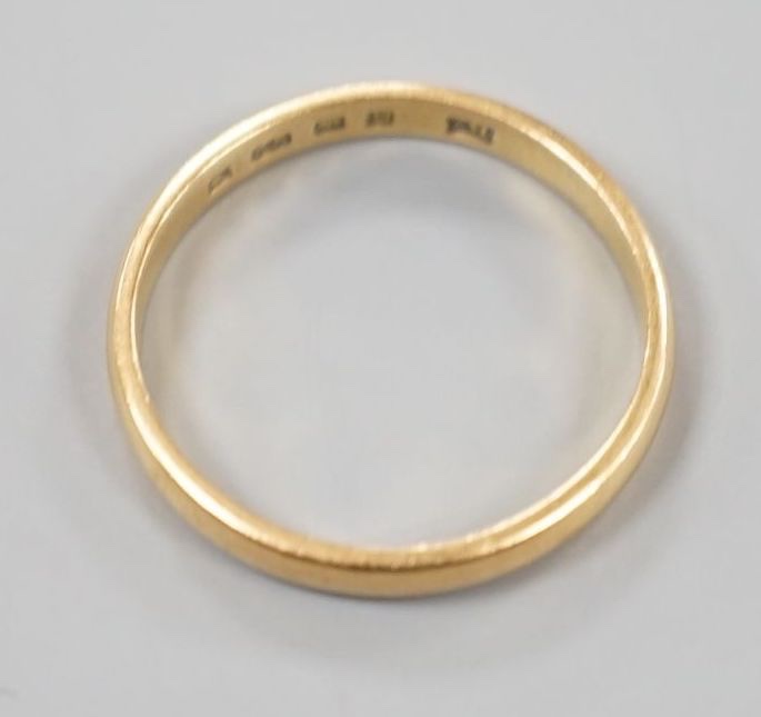 A 22ct yellow gold wedding band, size S, 3.4 grams.